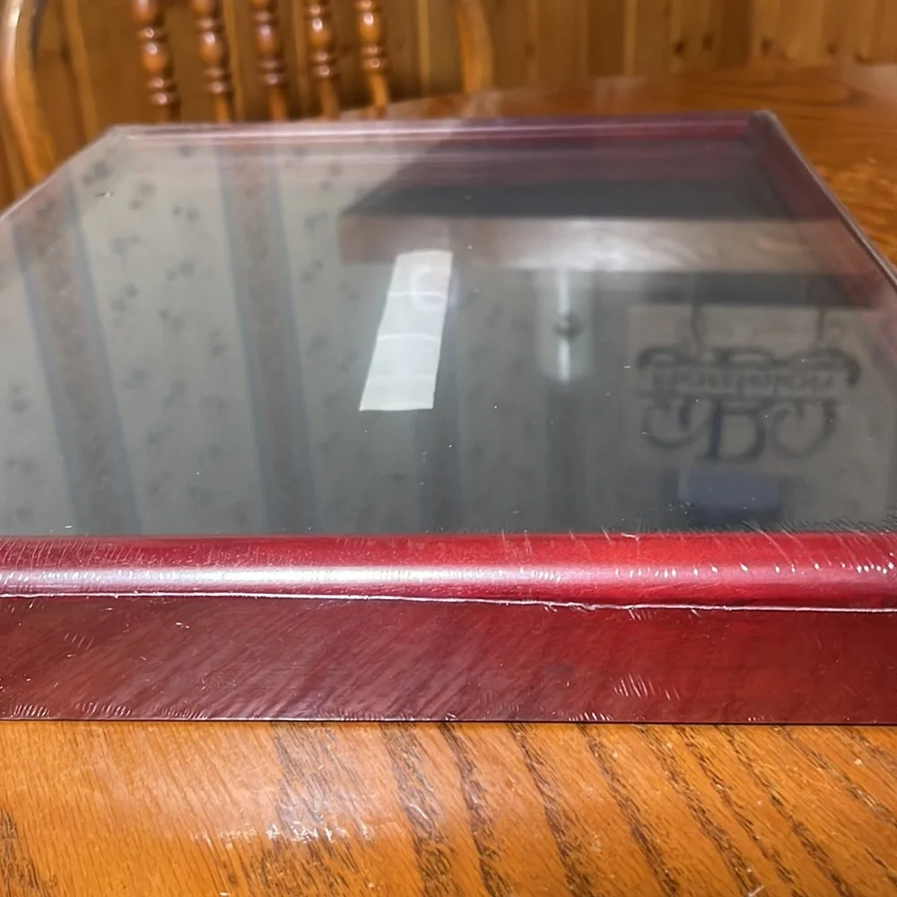 Shadow Box - Picture 3 of 6